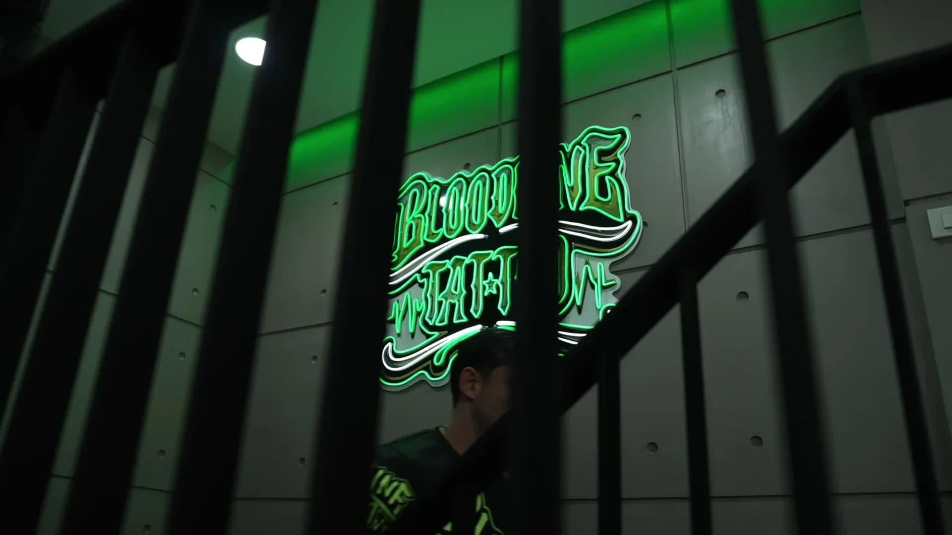 ป้ายร้าน Bloodline Tattoo Bangkok